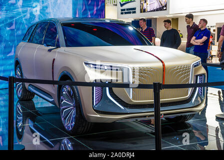 Francoforte, Germania - Settembre 2019: sabbia dorata HONGQI ARGENTO E115 Cina SUV concept car elettrica, IAA International Motor Show Auto fieristico. Foto Stock