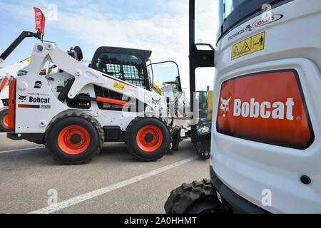 Vilnius, Lituania - 25 Aprile: Bobcat per impieghi pesanti attrezzature veicolo e logo su Aprile 25, 2019 in Vilnius Lituania. Bobcat Company è un Americano-base Foto Stock