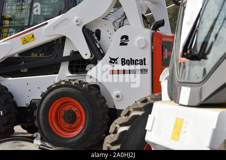 Vilnius, Lituania - 25 Aprile: Bobcat per impieghi pesanti attrezzature veicolo e logo su Aprile 25, 2019 in Vilnius Lituania. Bobcat Company è un Americano-base Foto Stock