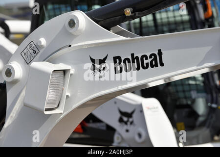 Vilnius, Lituania - 25 Aprile: Bobcat per impieghi pesanti attrezzature veicolo e logo su Aprile 25, 2019 in Vilnius Lituania. Bobcat Company è un Americano-base Foto Stock