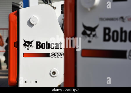 Vilnius, Lituania - 25 Aprile: Bobcat per impieghi pesanti attrezzature veicolo e logo su Aprile 25, 2019 in Vilnius Lituania. Bobcat Company è un Americano-base Foto Stock