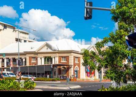 CAIRNS, Australia - 11 novembre 2018: vista dell'edificio nel centro della citta'. Copia spazio per il testo Foto Stock