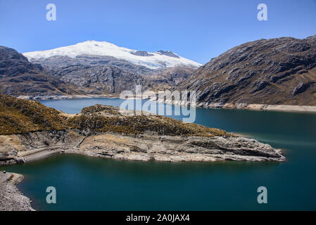 Il trekking verso la laguna Viconga sulla Cordillera Huayhuash circuito, Ancash, Perù Foto Stock