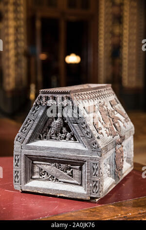 A lungo perse Pugin letterbox parlamentare, all'interno del Royal Gallery House of Lords, Palazzo di Westminster, Londra, Inghilterra, Regno Unito Foto Stock