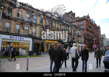 Glasgow Scozia Buchanan Street entrata a Princes Square Shopping Center Art Nouveau di elementi in ferro battuto sulla facciata con Peacock Foto Stock