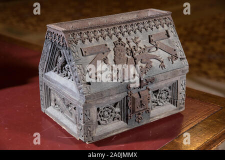 A lungo perse Pugin letterbox parlamentare, all'interno del Royal Gallery House of Lords, Palazzo di Westminster, Londra, Inghilterra, Regno Unito Foto Stock