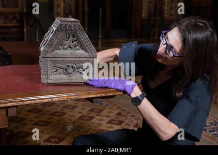 A lungo perse Pugin letterbox parlamentare, all'interno del Royal Gallery House of Lords, Palazzo di Westminster, Londra, Inghilterra, Regno Unito Foto Stock