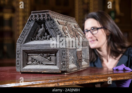 A lungo perse Pugin letterbox parlamentare, all'interno del Royal Gallery House of Lords, Palazzo di Westminster, Londra, Inghilterra, Regno Unito Foto Stock