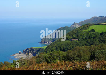 View near Martinhoe cercando lungo la costa verso la valle delle rocce, Devon Foto Stock