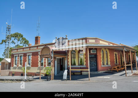 Maldon, Victoria, Australia - 1 marzo 2017. Vista esterna dello storico Kangaroo Hotel di Maldon, Victoria. Foto Stock