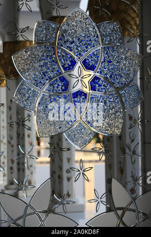 Décoration florale. Vitrail. Etoile. Mosquée Sheikh Zayed. 1995. Abou abi. / Vetro macchiato. Telai di finestra. Moschea Sheikh Zayed. 1995. Foto Stock