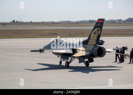 Istanbul, Turchia - Settembre-18,2019: Turchia Repubblica Air force aerobatic team Solotürk Foto Stock