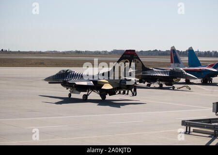 Istanbul, Turchia - Settembre-18,2019: Turchia Repubblica Air force aerobatic team Solotürk Foto Stock