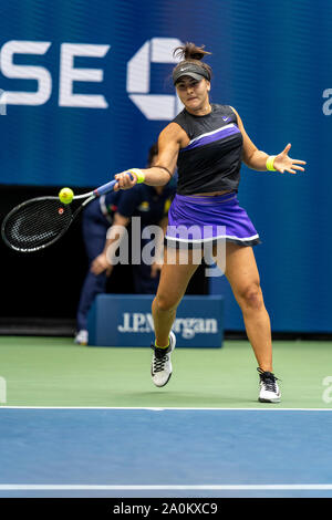 Bianca Andreescu del Canada in lizza nella finale del singolare femminile al 2019 US Open Tennis Foto Stock