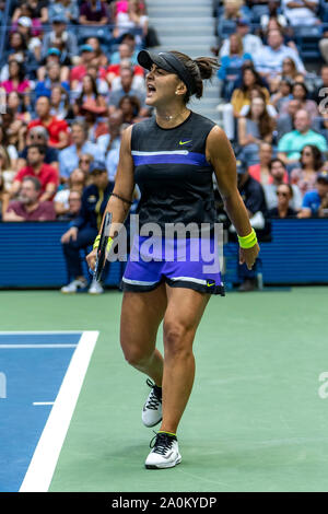 Bianca Andreescu del Canada in lizza nella finale del singolare femminile al 2019 US Open Tennis Foto Stock