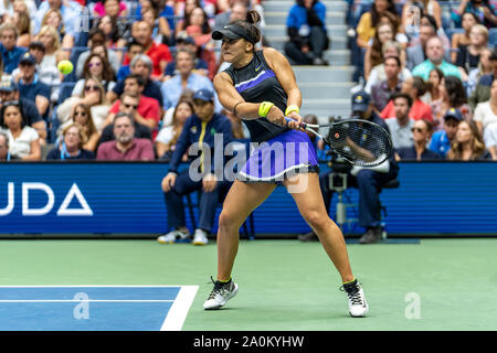 Bianca Andreescu del Canada in lizza nella finale del singolare femminile al 2019 US Open Tennis Foto Stock