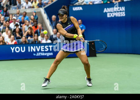 Bianca Andreescu del Canada in lizza nella finale del singolare femminile al 2019 US Open Tennis Foto Stock