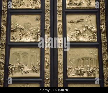 DETALLE DE LAS PUERTAS DEL PARAISO CON ESCENAS DEL ANTIGUO TESTAMENTO, 1424/1452. Autore: Lorenzo Ghiberti. Posizione: BAPTISTERIO. Vigilia. Giacobbe. Noè. Abramo. Adam. RACHEL. Isacco. JOSE HIJO DE JACOB. JOSE HERMANOS. Foto Stock