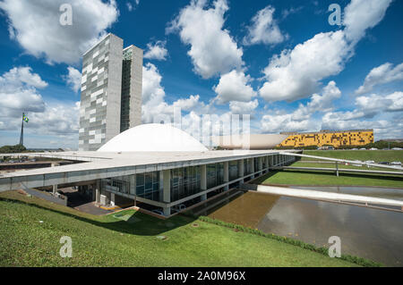 Brasilia, Brasile - 17 Maggio 2013: ampia vista del congresso del Brasile nella capitale Brasilia Foto Stock