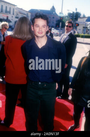 Westwood, CALIFORNIA, STATI UNITI D'AMERICA 17 dicembre 1994 attore Marco Hofschneider assiste Warner Bros Foto' 'Richie ricco' Premiere sul dicembre 17, 1994 a Mann Bruin Theatre di Westwood, California, Stati Uniti d'America. Foto di Barry re/Alamy Stock Photo Foto Stock