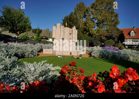 Modelli in miniatura di luoghi internazionali di turisti, Cockington Green Garden, Gold Creek Village, Nicholls, Canberra, Australia Foto Stock