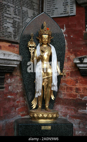 KATHMANDU, Nepal. 23 Settembre 2008: dea Parvati. Antiche sculture in bronzo, Rudra Varna Mahavihar, golden tempio buddista in Lalitpur, Patan Foto Stock