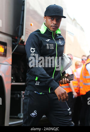 Swansea City's André Ayew arriva al gate Aston Stadium durante il cielo di scommessa match del campionato a Ashton Gate, Bristol. Foto Stock