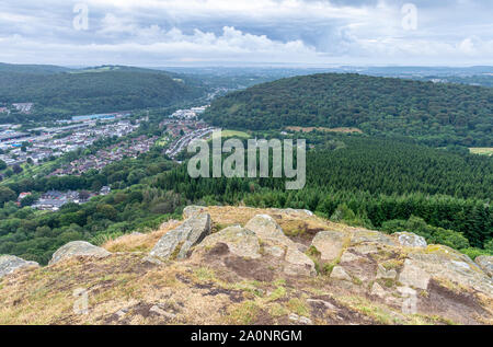 Il paesaggio di Cardiff è prevista al di sotto della Garth Mountain al Taff ben al crepuscolo. Foto Stock