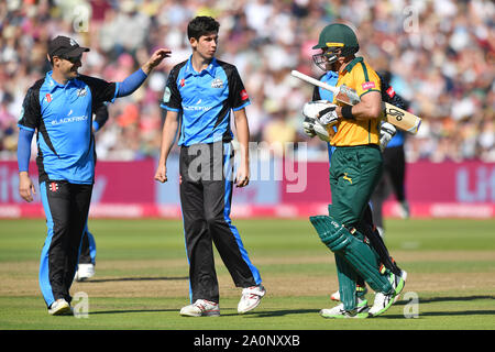 Worcestershire Rapids" Pat Brown celebra tenendo il paletto di Nottingham fuorilegge' Dan Christian durante la semi finale 1 finali sul giorno della vitalità T20 Blast a Edgbaston, Birmingham. Foto Stock