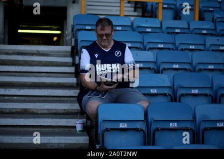 Londra, Regno Unito. Xxi Sep, 2019. Millwall ventola durante il cielo EFL scommessa match del campionato tra Millwall e Queens Park Rangers alla Den, Londra, Inghilterra il 21 settembre 2019. Foto di Tom Smeeth. Solo uso editoriale, è richiesta una licenza per uso commerciale. Nessun uso in scommesse, giochi o un singolo giocatore/club/league pubblicazioni. Credit: UK Sports Pics Ltd/Alamy Live News Foto Stock