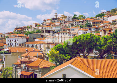 Città arachova. Repubblica greca. Per le strade delle città e delle montagne. Gli edifici di vecchia costruzione. 13. Sett. 2019. Foto Stock