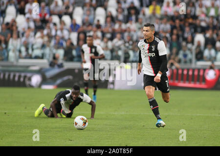 Torino, Italia, 21 settembre 2019, SERIE A TIM 2019/2020 - TORINO, ALLIANZ STADIUM JUVENTUS VS HELLAS VERONA 7 CRISTIANO RONALDO (Juventus) durante la Juventus vs Hellas Verona - Calcio italiano di Serie A del campionato Gli uomini - Credit: LPS/Claudio Benedetto/Alamy Live News Foto Stock