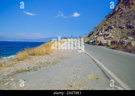 Città Atene, Repubblica Greca. Montagne e acqua, mare blu. 13. Sett. 2019. Foto di viaggio. Foto Stock
