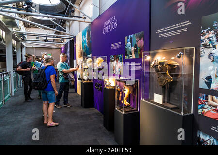 Il cristallo scuro: Età della resistenza mostra presso il BFI Southbank, London, Regno Unito Foto Stock