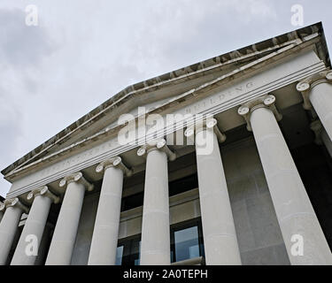 Il Heflin-Torbert giudiziarie centro o Alabama Corte suprema, anteriore o facciata in stile neoclassico, architettura a Montgomery in Alabama USA. Foto Stock