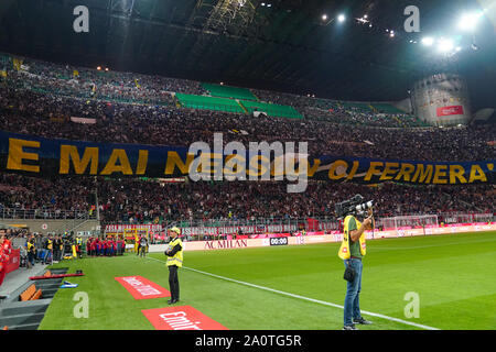 Milano, Italia - 21 settembre: La FC Internazionale fan lato durante la seria a match tra AC Milan vs FC Internazionale allo Stadio San Siro, Stadio Giuseppe Meazza il 21 settembre 2019 a Milano, Italia. Credito: Daniela Porcelli/SPP/Alamy Live News Foto Stock