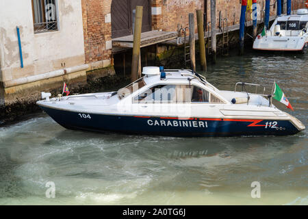 Barca di polizia - carabinieri - Venezia, Italia Foto Stock