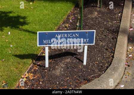 Firmare all'entrata dell'esercito americano cimitero in cimiteri militari a Brookwood cimitero di Pirbright, Woking, Surrey, Inghilterra del sud-est Foto Stock