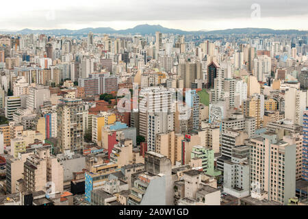 São Paulo visto dal Palazzo Copan edificio in São Paulo, Brasile. Foto Stock