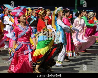 New York, Stati Uniti d'America. Xxi Sep, 2019. La gente a prendere parte in un costume cinese show di New York, gli Stati Uniti e il 7 settembre 21, 2019. Credito: Gu Xingnan/Xinhua Foto Stock