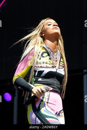 Las Vegas, NV, Stati Uniti d'America. Xxi Sep, 2019. Fletcher sul palco per 2019 iHeartRadio Music Festival fasi diurne, Las Vegas Festival Grounds, Las Vegas NV, Settembre 21, 2019. Credito: JA/Everett raccolta/Alamy Live News Foto Stock