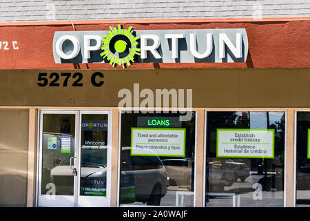 Sep 19, 2019 San Jose / CA / STATI UNITI D'AMERICA - Oportun ramo nella parte sud di San Francisco Bay Area; Oportun Financial Corporation fornisce finanziamenti ipotecari servizi Foto Stock