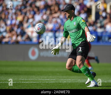 21 Settembre 2019 , Hillsborough, Sheffield, Inghilterra; Sky scommessa campionato, Sheffield Mercoledì vs Fulham : credito: Dean Williams/News immagini, portiere Keiren Westwood (1) di Sheffield Mercoledì prende un kick. English Football League immagini sono soggette a licenza DataCo Foto Stock