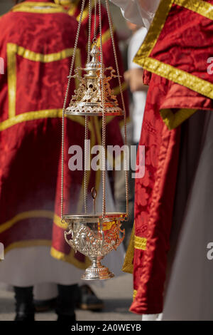 Incensiere in una processione, la Settimana Santa Foto Stock