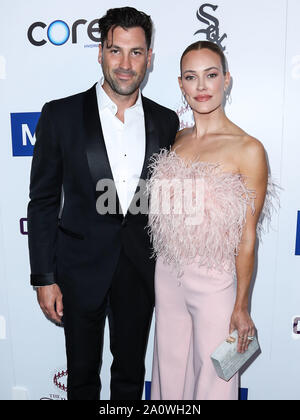 BEVERLY HILLS, Los Angeles, California, Stati Uniti d'America - 21 settembre: Maksim Chmerkovskiy e Peta Murgatroyd arrivano al 2019 Brent Shapiro Fondazione per la prevenzione della droga estate spettacolare gala tenutosi presso il Beverly Hilton Hotel il 21 settembre 2019 a Beverly Hills Los Angeles, California, Stati Uniti. (Foto di Xavier COLLIN/Image Press Agency) Foto Stock