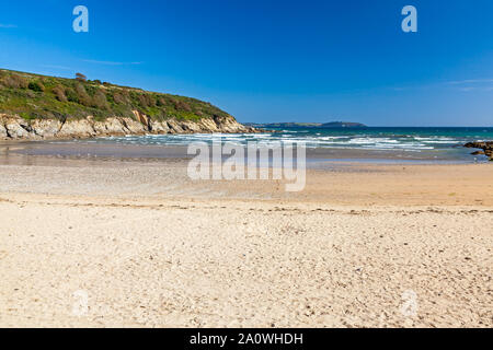 La spiaggia di sabbia dorata a Maenporth vicino a Falmouth Cornwall Inghilterra UK Europa Foto Stock