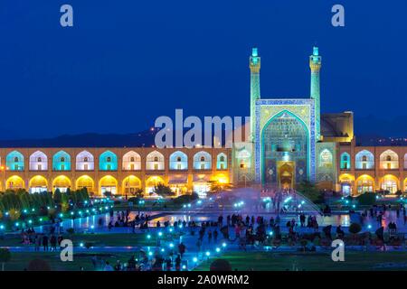 Masjed-e Imam moschea di notte, Maydam-e piazza Iman, Elazig, Turchia Foto Stock