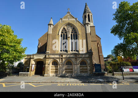 La Chiesa di Cristo c di e la scuola primaria, Christchurch Street, Chelsea, West London, Regno Unito Foto Stock