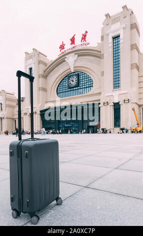 Heilongjiang,Harbin-15 agosto 2019:Harbin nuova stazione ferroviaria facciata di edificio visualizza Foto Stock