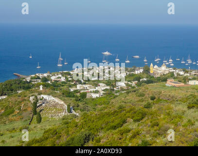 Elevato angolo di visione a Stromboli vicino la Sicilia, Italia Foto Stock